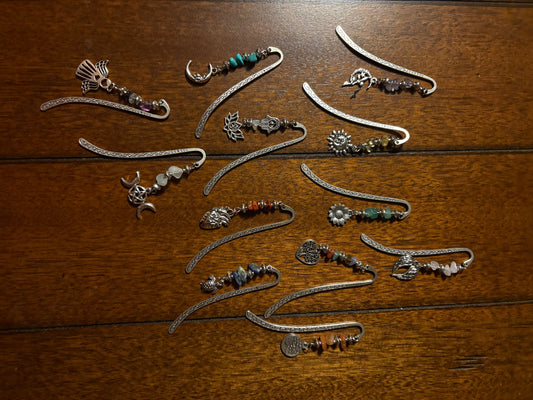 Random 1 Pc Vintage Metal Alloy Bookmark with Assorted Gemstones